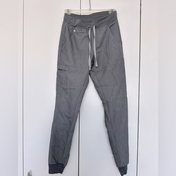 Figs Zamora Jogger scrub pants. Size XS tall. Graphite color - Picture 6 of 11